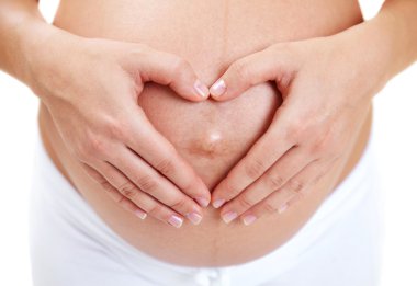 parmak kalp simgesi olan karın