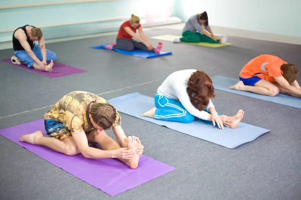 Lezione di yoga — Foto Stock