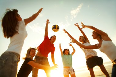 Plajda voleybol