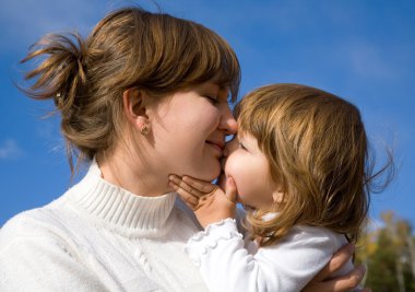 mutlu anne ile küçük kız