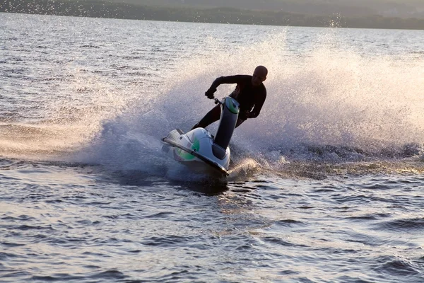 Mann auf Jetski — Stockfoto