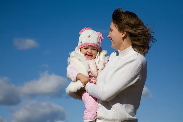 Mutter mit kleinem Mädchen — Stockfoto