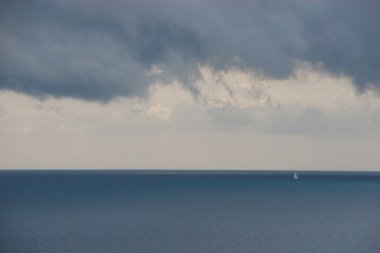 mavi deniz ve gökyüzü