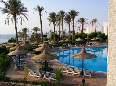 sahil üzerinde tesisi