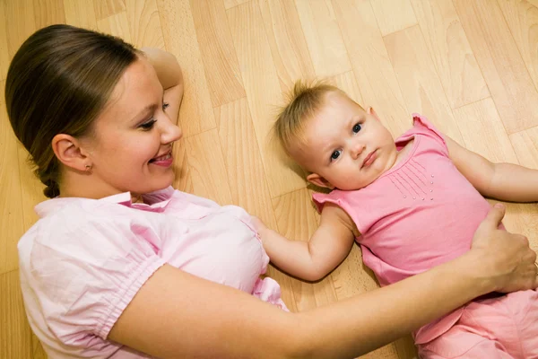 Madre con bellissimo bambino — Foto Stock