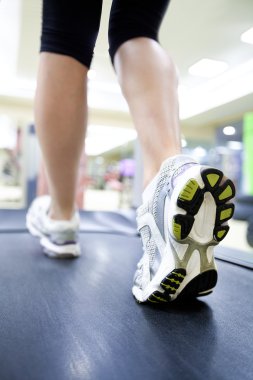 spor salonunda çalışan