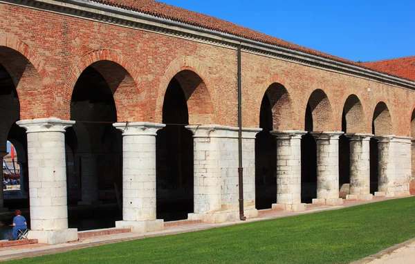 Arsenale columns in Venice — Stock Photo, Image