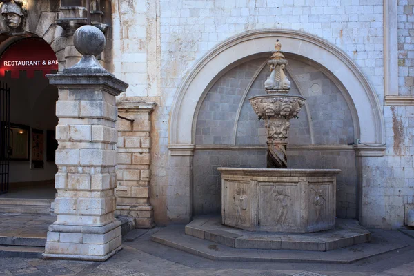 Маленький фонтан Онофрио, Дубровник — стоковое фото