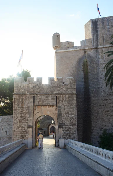 Ploce dveře staré město Dubrovník, Chorvatsko — Stock fotografie