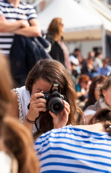 Tonåring fotograf — Stockfoto