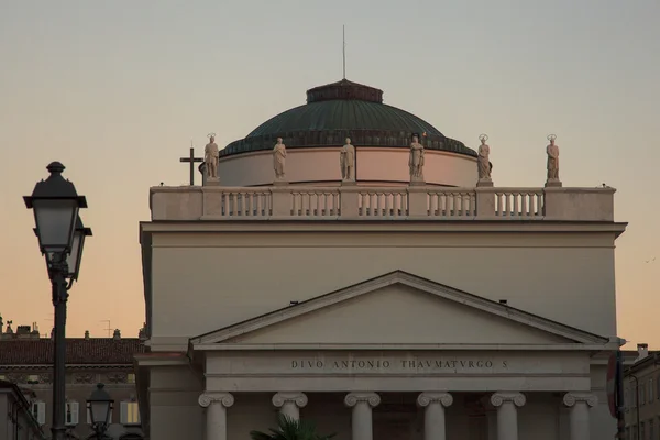 St. Antonio templom Triesztben — Stock Fotó