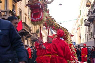 Çin yeni yılı geçit Milano