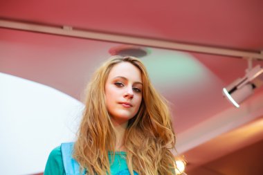 Defile sırasında modeli