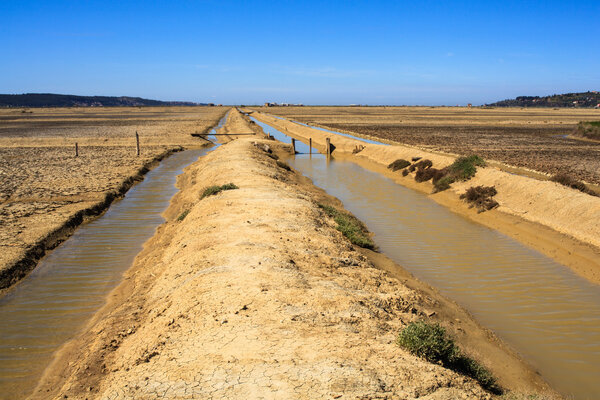 Вид на пруды для испарения соли в Сековлье
