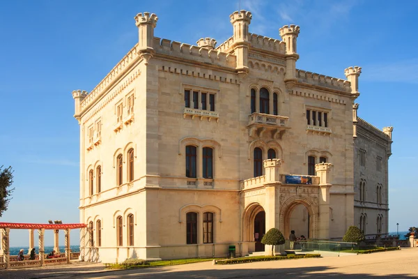 Miramare castle in Trieste — Stock Photo, Image