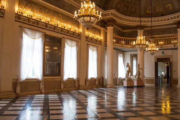 Interior of old palace — Stock Photo, Image