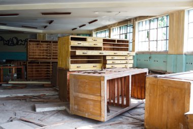 terk edilmiş binada