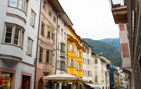 Edifícios antigos em Bolzano — Fotografia de Stock