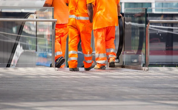 Lavoratori con tuta intera — Foto Stock