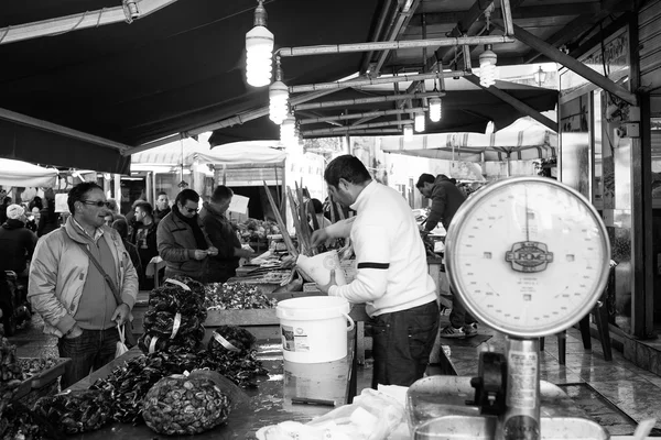 Markt unter freiem Himmel, Palermo — Stockfoto