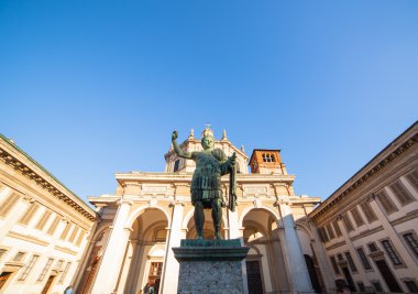 Milano san lorenzo Bazilikası
