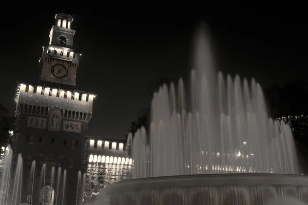 Замок Сфорцеско в Милане, Италия — стоковое фото