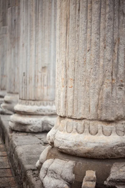 Primo piano delle colonne — Foto Stock