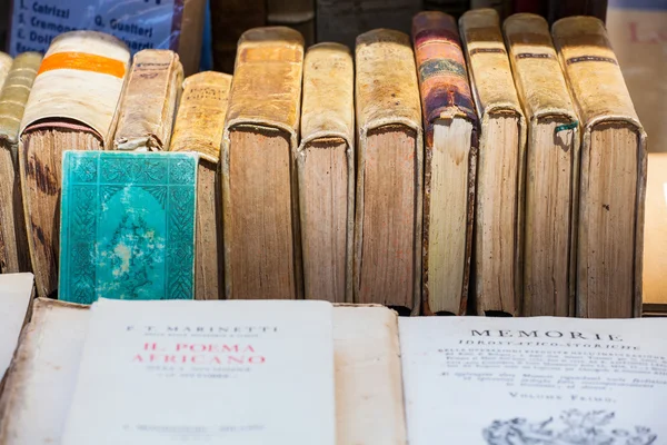 Alte Bücher — Stockfoto