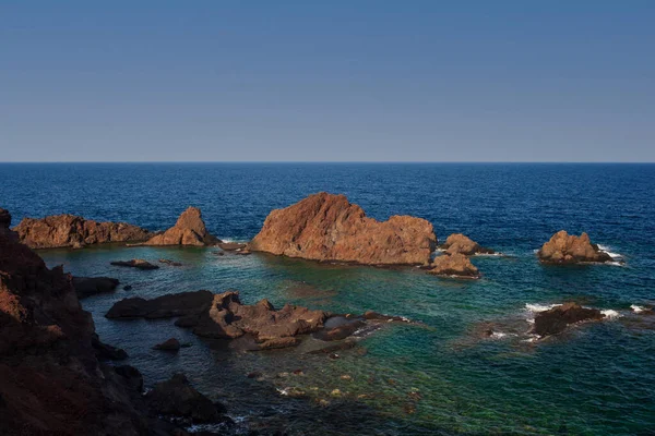 Άποψη Της Παραλίας Λάβας Της Λινόσα Που Ονομάζεται Φαραγλιώνη Σικελία — Φωτογραφία Αρχείου