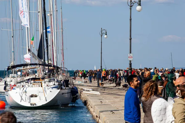 Trieste Italië Oktober Zeilboten Liggen Aangemeerd Rivierpier Tijdens Barcolana Regatta — Stockfoto