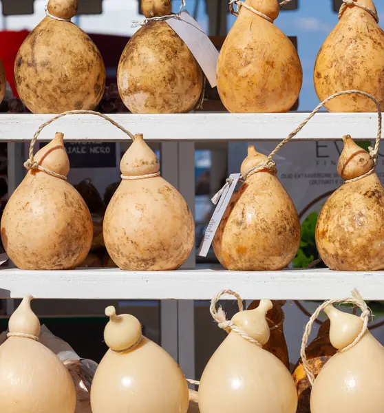 Sammlung Italienischer Käse Provolone Oder Caciocavallo Aus Schafs Oder Kuhmilch — Stockfoto