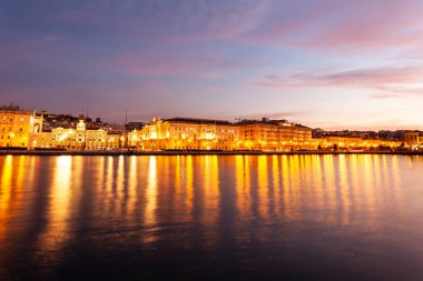 Trieste 'nin gün batımındaki manzarası, İtalya