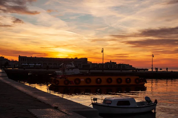 Blick Auf Die Seebrücke Von Triest Bei Sonnenuntergang Italien — Stockfoto