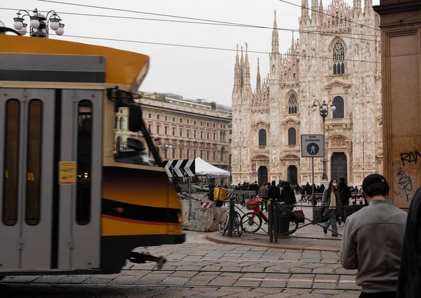 意大利米兰11月16日 2021年11月16日米兰街上典型的有轨电车景观 — 图库照片