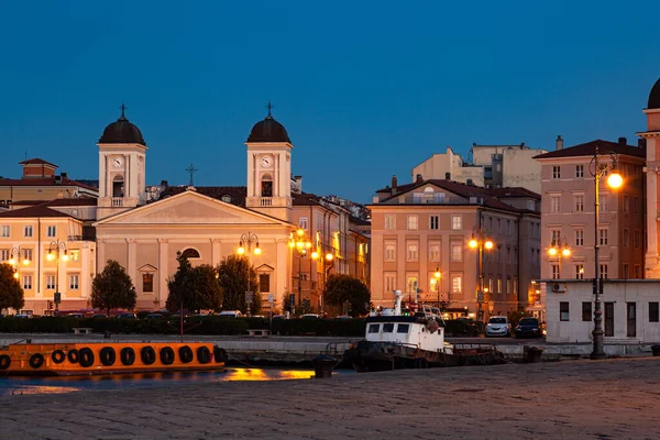 Večerní Pohled Řecký Ortodoxní Kostel Mikuláše Terst Itálie — Stock fotografie