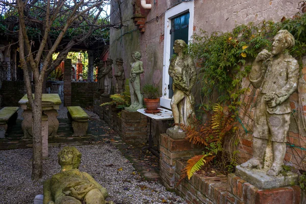 Talya Nın Torcello Adasındaki Taş Heykellerin Manzarası — Stok fotoğraf