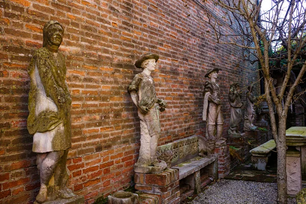 Uitzicht Stenen Beelden Torcello Eiland Italië — Stockfoto