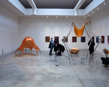 VENICE, ITALY - 20 Nisan 2022 'de Hannah Levy tarafından Venedik bienalinin 59. Uluslararası Sanat Sergisi' nde kuruldu.