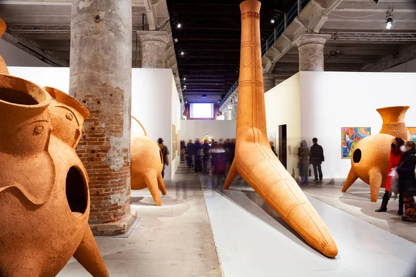 Venice Italy April Sculptures Gabriel Chaile Arsenale 59Th International Art — стокове фото