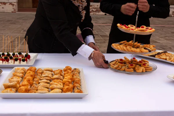 Leckere Italienische Backhäppchen Auf Blech Während Einer Party — Stockfoto