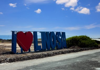 Tipik Linosa turistik işaretinin görüntüsü. Linosa 'yı seviyorum.