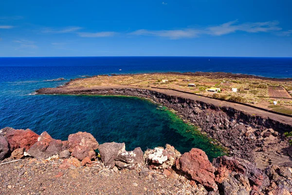 View Scenic Lava Rock Cliff Linosa Island Sicily — Stock Photo, Image