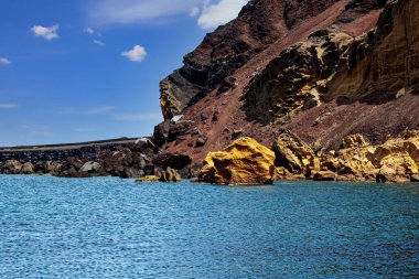Linosa, Sicilya 'daki ünlü Monte Nero volkanı manzarası. İtalya