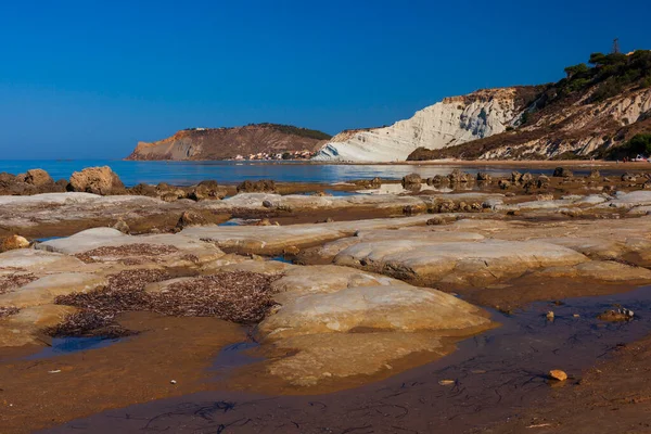 Widok Wapiennych Białych Klifów Plażą Scala Dei Turchi Języku Angielskim — Zdjęcie stockowe