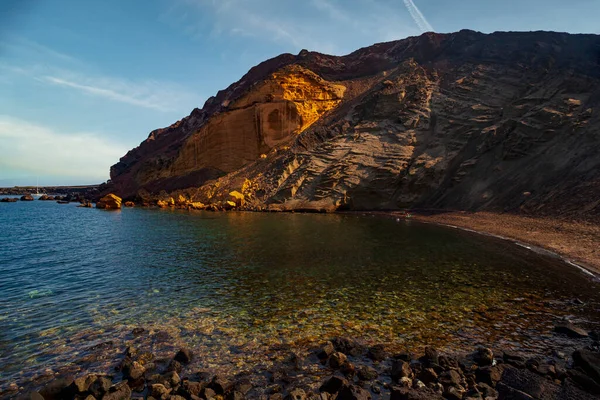 Pohled Sopku Linosa Názvem Monte Nero Pláži Cala Pozzolana Ponente — Stock fotografie