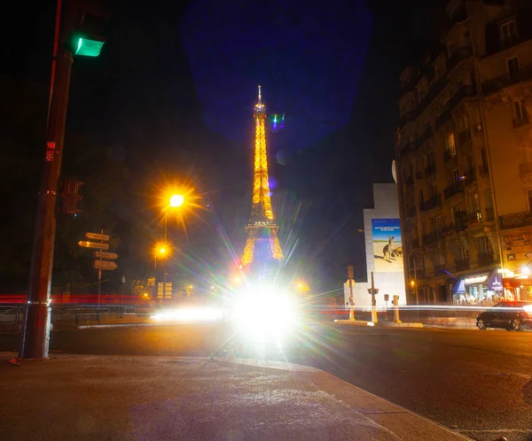 Paris France July Eiffel Tower Brightly Illuminated Dusk Paris Most — Stock Photo, Image