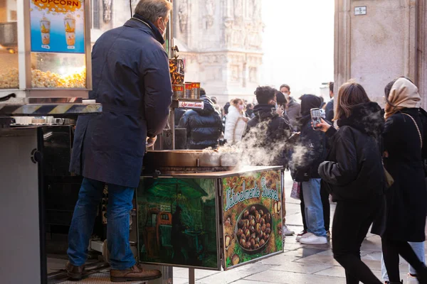 Milan Italy January 2022 Street Vendor Sells Freshly Roasted Chestnuts — Photo