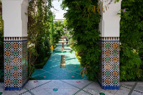Сад Большой Мечети Париже Полон Красивой Мозаики — стоковое фото