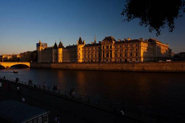 View River Seine Conciergerie Sunset Paris France — Fotografia de Stock