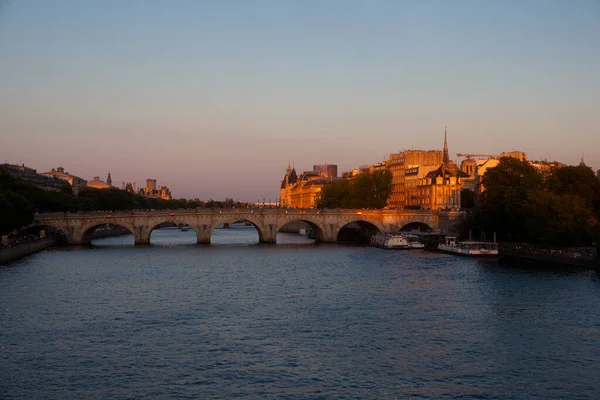 Вид Річку Сена Знаменитий Міст Під Назвою Пон Ноф Заході — стокове фото
